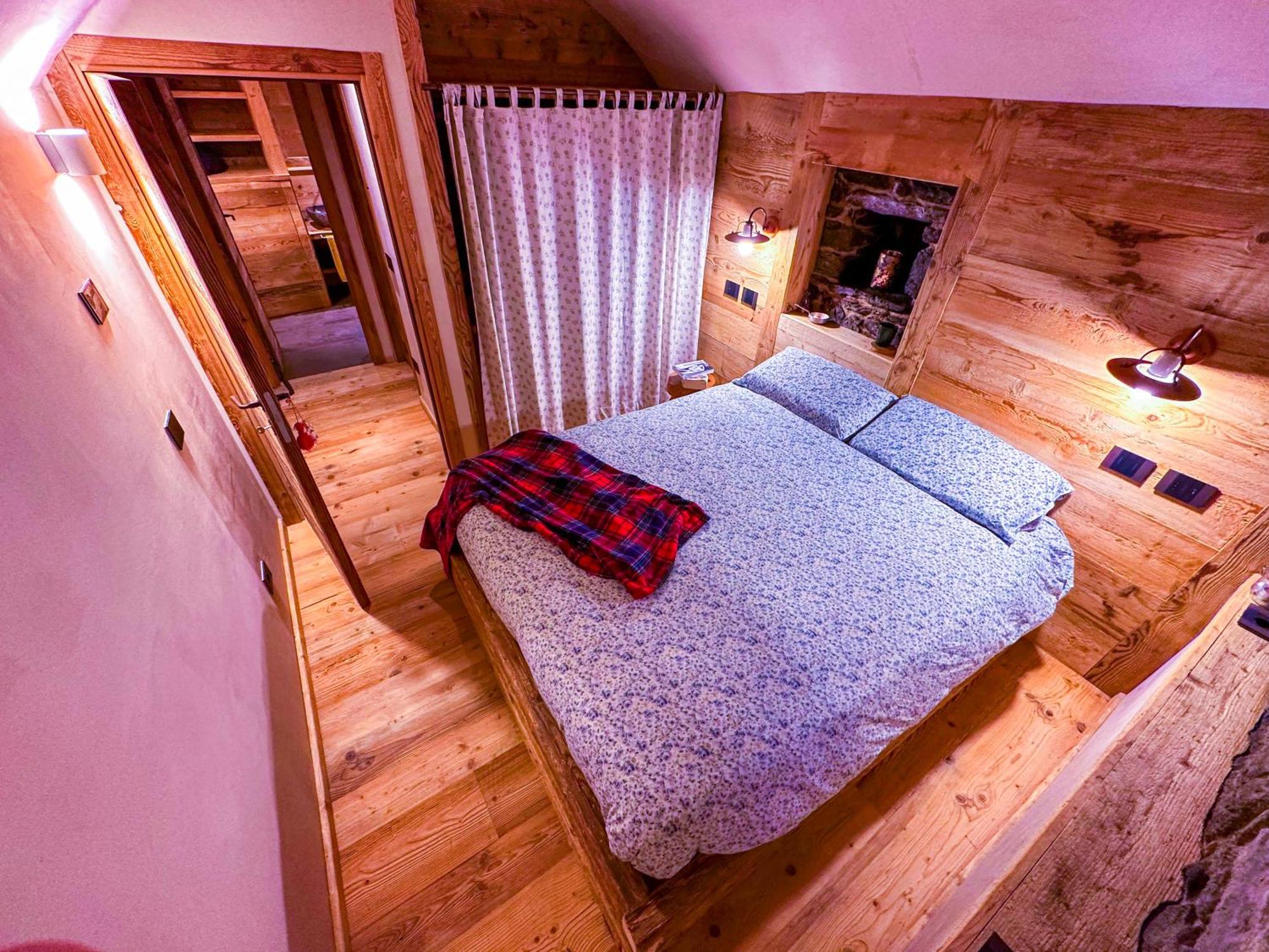 Joivy Modern Family Chalet With Stunning Mountain Views Champoluc Exterior foto